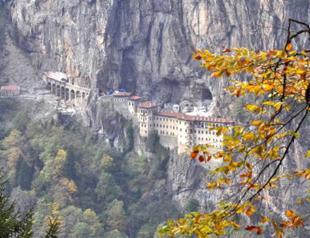 Painstaking, risky work underway to protect Sümela Monastery