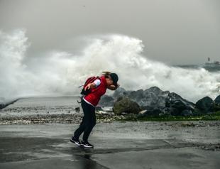 Wild winds in Turkey claim lives, close Bosphorus strait