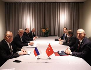 Turkish, Russian top diplomats discuss bilateral relations