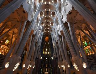 Architect try to finish Sagrada Familia after 138 years