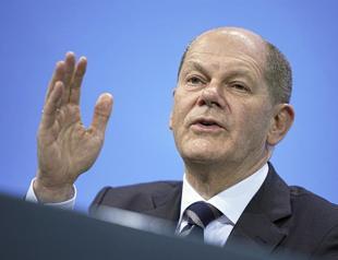 New German chancellor Scholz makes European debut