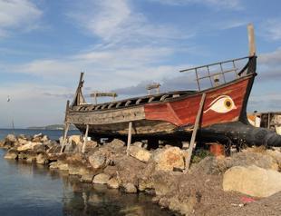 Replica of ancient boat to sail to Spain