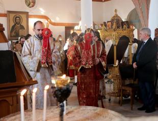 Christmas service held in Bulgarian church in border city