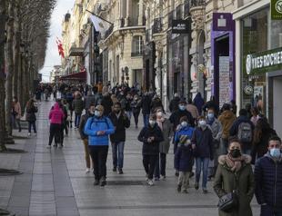 France reports new daily record of Covid cases