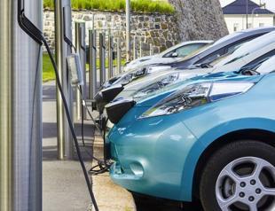 Electric cars drive rebound in China auto sales: Data