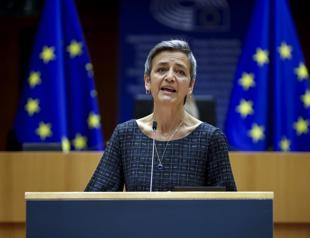 EU halts merger of South Korean shipbuilders Daewoo, Hyundai