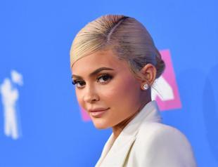 Kylie Jenner first woman to gain 300 mln Instagram followers