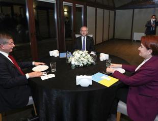 Three opposition leaders meet to discuss return to parliamentary system