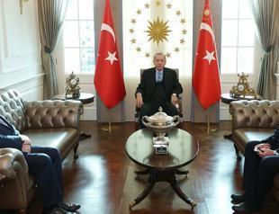 Erdoğan promises Armenian foundations’ chair new amendment for elections