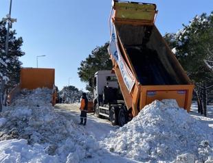 Istanbul recovering from powerful snowstorm