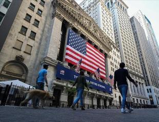 US economy grew 5.7 percent in 2021, but Omicron hit looms