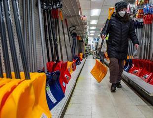 Thousands of flights canceled as Eastern US braces for winter storm