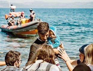 Minister slams Greek authorities over mistreatment of migrants