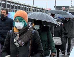 Rain, strong winds disrupt daily life in Istanbul