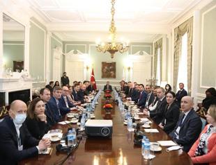 Finance minister pitches ‘Turkey model’ to investors in London