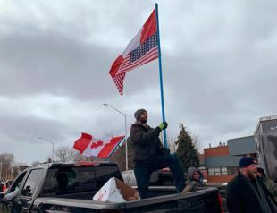 Blockades on Canada-US border continue as protests swell