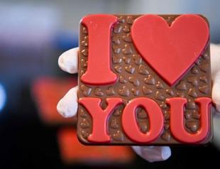 Valentine’s Day: Flowers or chocolates