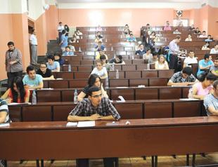Turkey lifts university entrance exam threshold