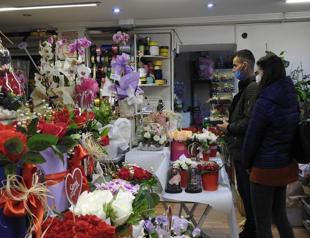 Roses, hearts and more: Turks mark ‘festival of love’