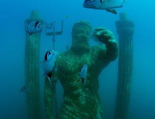 Sculptures in underwater museum victim of neglect