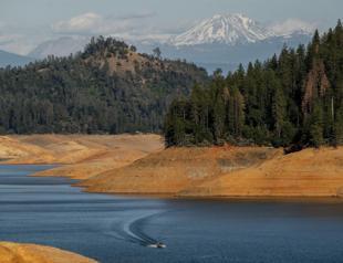 Citing drought, US not to give water to California farmers
