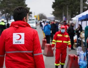 Red Crescent teams arrive at Ukrainian border