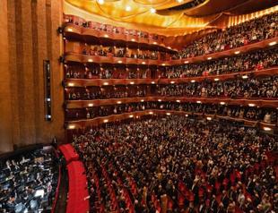 At Met Opera, a balancing act between the traditional and cutting-edge