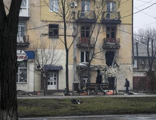 Evacuations halted in Ukraine area where cease-fire pledged