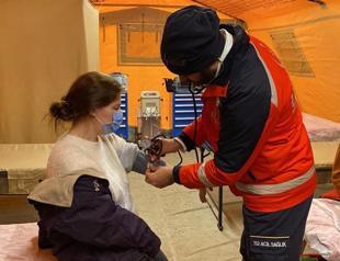 Turkish health teams helping with relief efforts at Ukrainian border