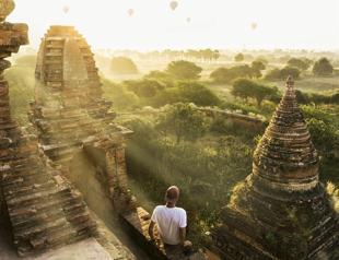 Turkish adventurer travels world on skateboard