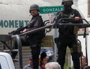 Mexican border shootings close US crossing after capo arrest