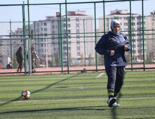54-year-old cook to play at Women’s Football Süper Lig