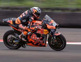 Oliveira wins rain-affected Indonesian MotoGP