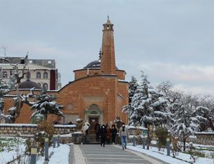 Clouds prevent ‘light incident’ at shrine