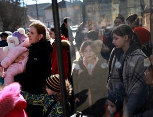 ’Hellscape’ in Mariupol where 100,000 trapped