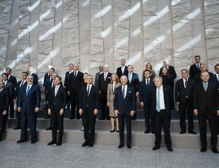 Erdoğan discusses Ukraine war with world leaders at NATO