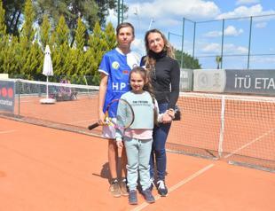 Young Ukrainian athlete to play tennis in Adana