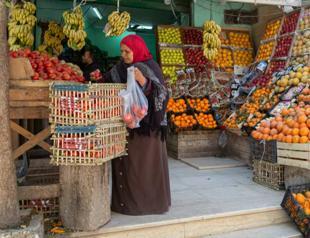 Muslims face frugal Ramadan as Ukraine war drives up food prices
