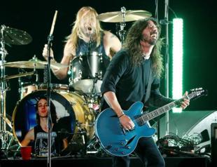 Foo Fighters cancel tour after Taylor Hawkins death