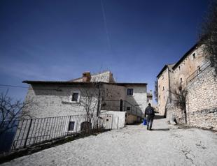 Italy takes to battlements to save its dying hamlets