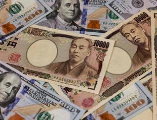 Yen drops to 20-year low against dollar