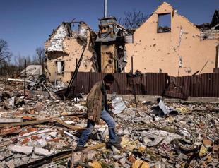 Russia warns of bigger attacks on Kiev