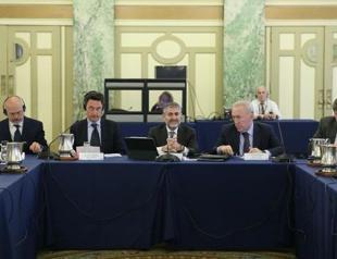 Finance minister meets executives of US companies