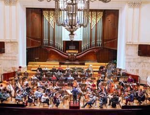 Kiev orchestra starts European tour
