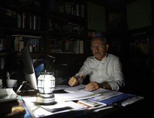 CHP leader to stay in dark for a week in protest of electricity prices