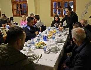 Church in Samsun hosts iftar dinner