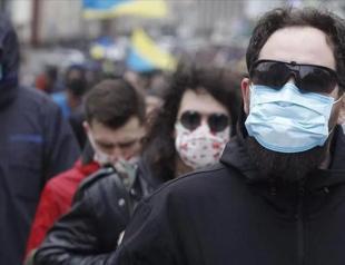 Target of less than 1,000 COVID-19 cases possible by summer, academic states