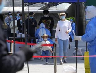 Beijing closes 10% of subway stations to stem COVID spread