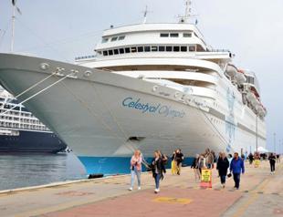 Kuşadası welcomes over 7,000 cruise passengers