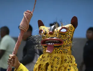 Mexican tiger fight ritual draws blood to bring rain